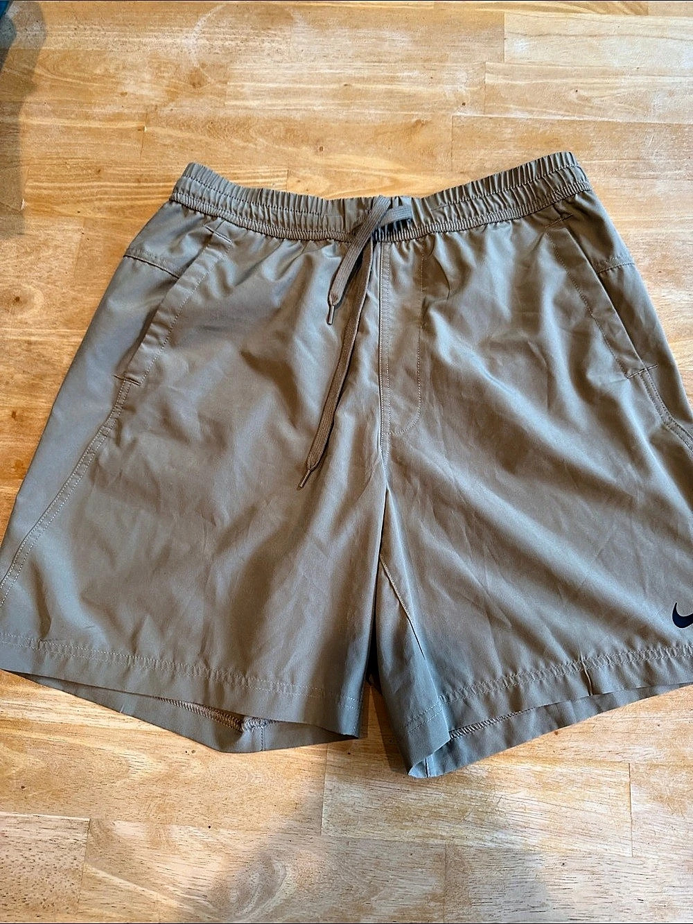 Nike Men’s Dri-FIT athletic shorts Athletic Shorts - TAN - Size small